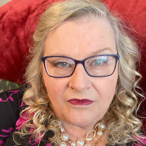 Meet your Posher, Lindy